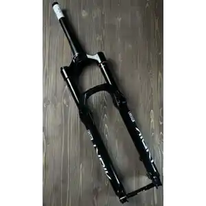 Вилка RockShox Lyrik Rush 29 150 [134]