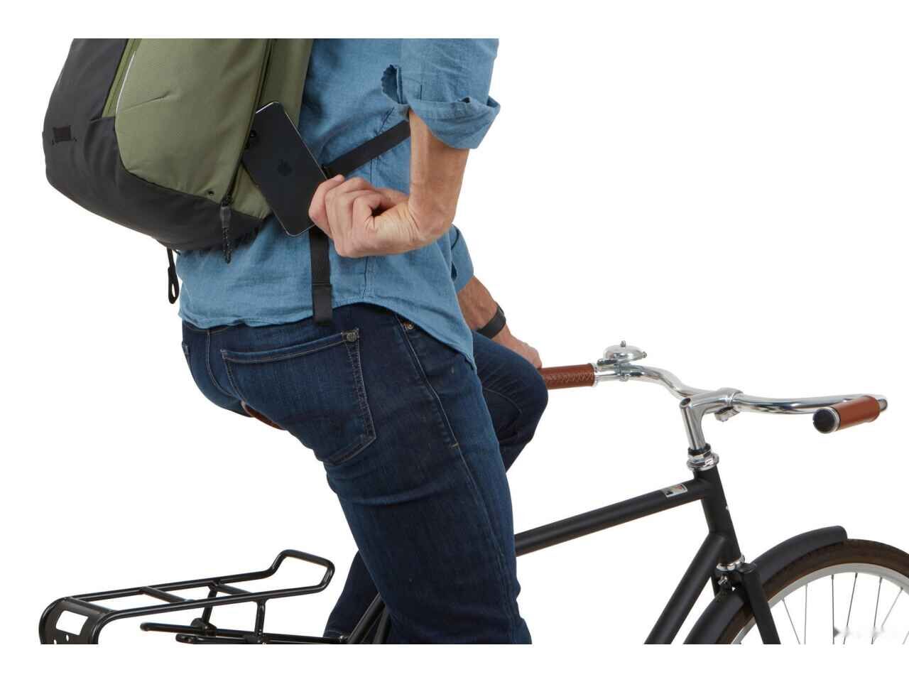 Городской рюкзак Thule Paramount 27L TPCB27OLVN 3204732 (зеленый) Городской рюкзак Thule Paramount 27L TPCB27OLVN 3204732 (зеленый)