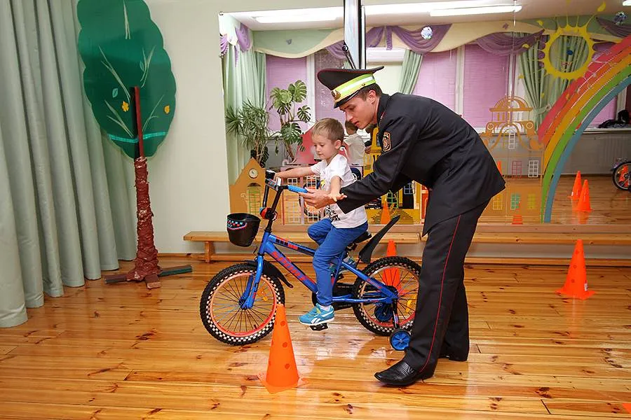 m-velo-sovmestno-s-gai-provel-aktsiyu-bezopasnye-pedali-v-detskom-sadu5.jpg m-velo-sovmestno-s-gai-provel-aktsiyu-bezopasnye-pedali-v-detskom-sadu5.jpg